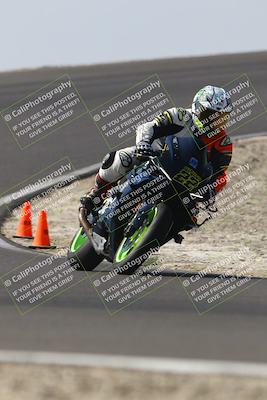 media/Nov-01-2025-TrackDaz (Sat) [[2b4d5192bc]]/B Group/1220pm (Turn 2 Outside)/